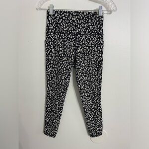 Athleta Salutation Stash pockets II Printed 7/8 Tight Size XS  New without tags